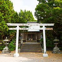 泊神社